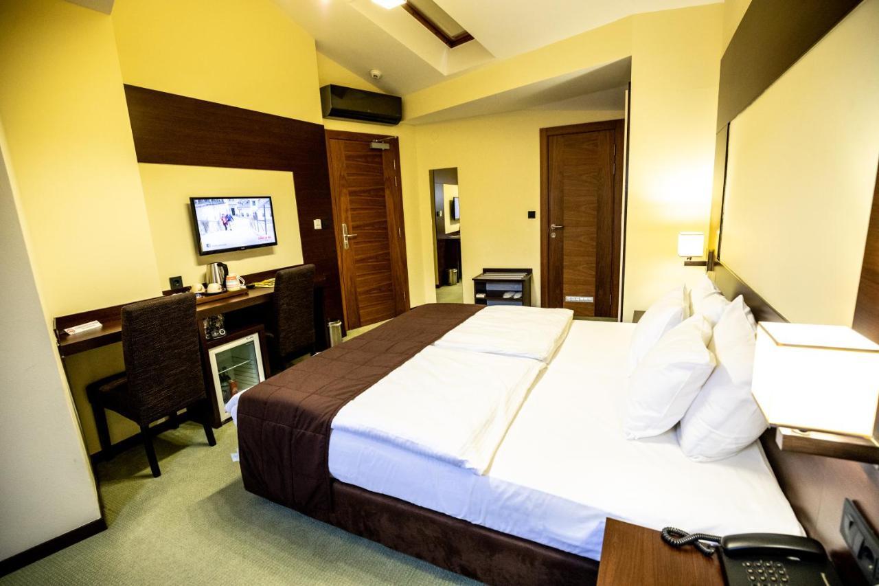 Boutique Hotel Golden Star Tuzla Exterior photo