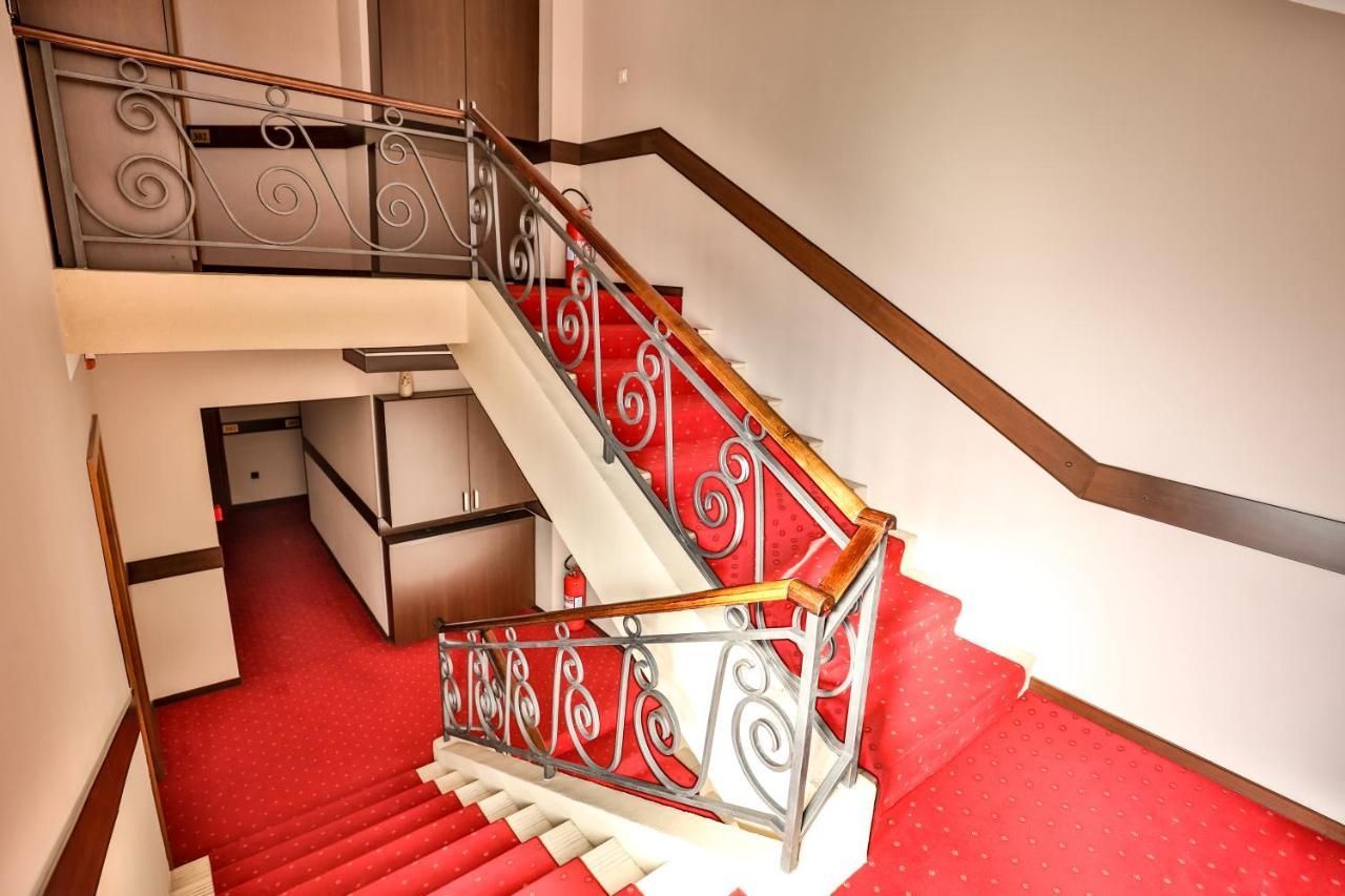 Boutique Hotel Golden Star Tuzla Exterior photo