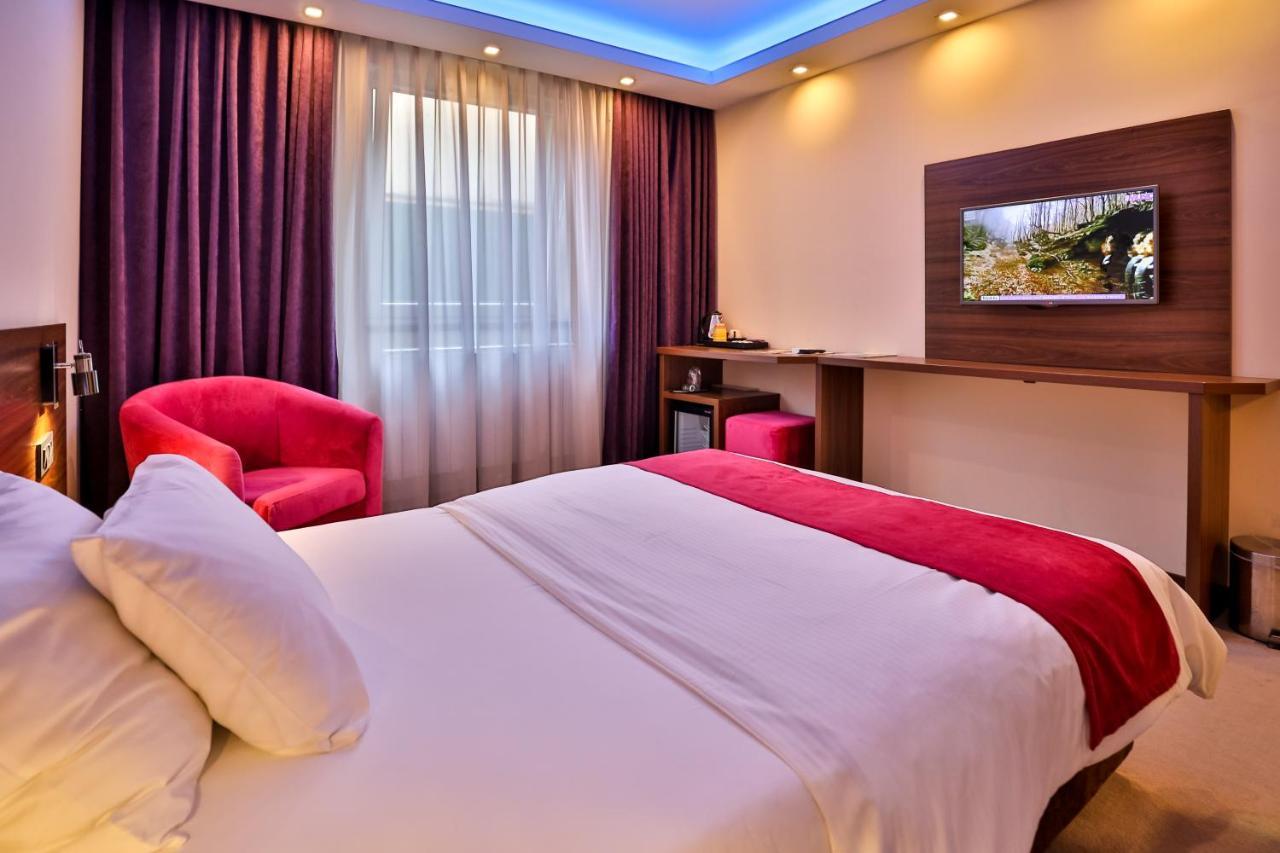 Boutique Hotel Golden Star Tuzla Exterior photo