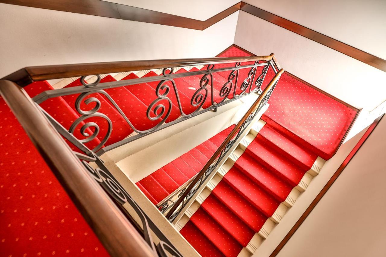 Boutique Hotel Golden Star Tuzla Exterior photo