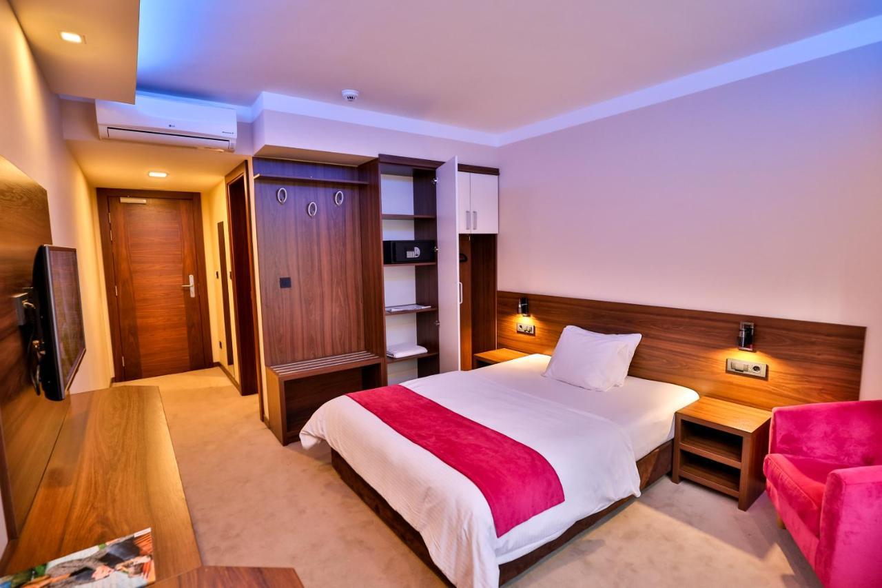 Boutique Hotel Golden Star Tuzla Exterior photo