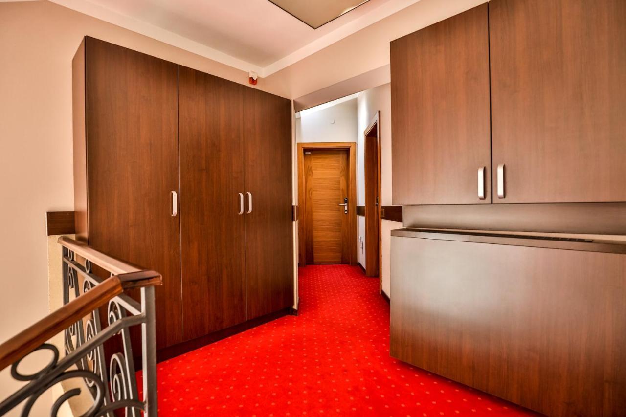 Boutique Hotel Golden Star Tuzla Exterior photo
